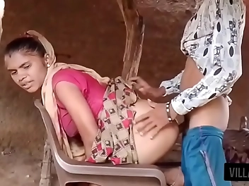 Experience The Deep Anal Pleasure With A Hot Desi Bhabhi!