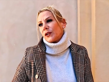 Experience The Insatiable Desires Of MILF Victoria, 47, In This Steamy Video!