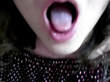 Japanese Wife Taking A Leak Before Going To Work: Must-See!