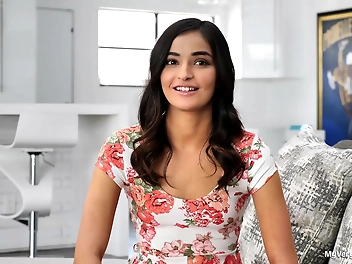 Japanese Beauty Can't Get Enough Cum After Her First Scene