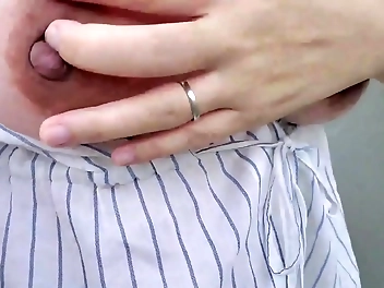 Watch A Married Woman Squirt Outdoors During Masturbation! '