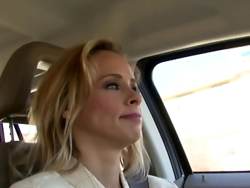 Experience The Thrill Of Interracial Love With Blonde Step Mom Payton Leigh!