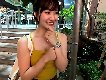 Japanese Beauty Yukino-chan's Seductive Nursing Show In Shibuya!