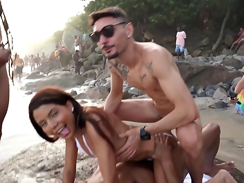 Exposed! Bianca DANTAS Takes On Multiple Partners In Public At An Overflooded Beach (DAP, Anal, Public Sex, Monster Cocks,