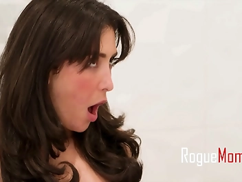 Experience A Sexy MILF And Her Curvy Step Daughter With Airbnb Host!