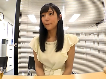 Watch Japanese Idol Auditions: Cute Teens TryOut For Fame!