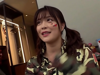 Soft And Smooth Butt Squeezed Tight! Adorable Face MAX19-Year-Old! Half-Naked & Hamster Butt Cosplay!!!